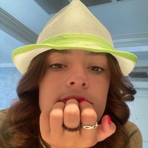 Meet your Posher, Quinn